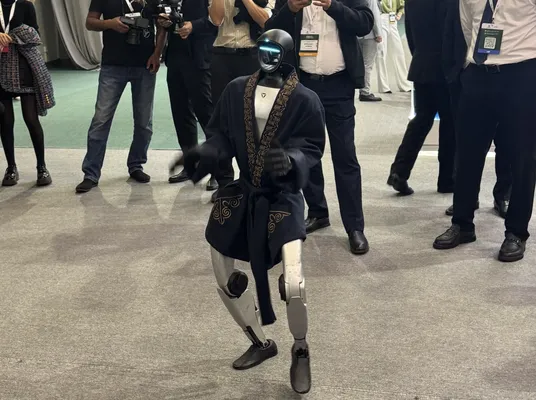 Робот на выставке RES 2026 EXPO